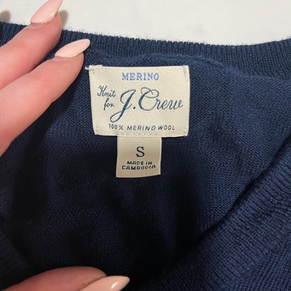 J. Crew Deep Blue V-Neck Sweater Merino Wool 💌 - Picture 3 of 4